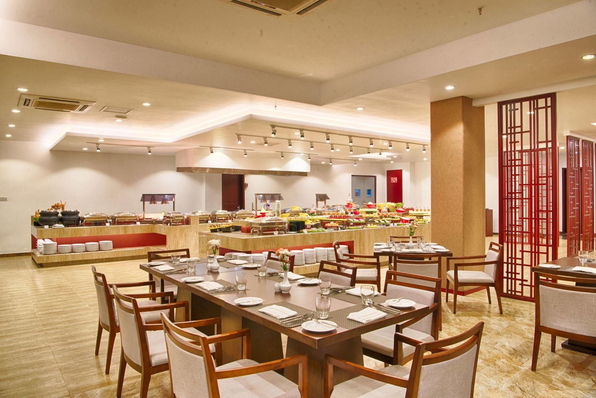 Jie Jie Beach Hotel Ваддува Экстерьер фото